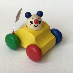 Selecta Spielzeug Topeto Mouse Wooden Squeaky Toy Car